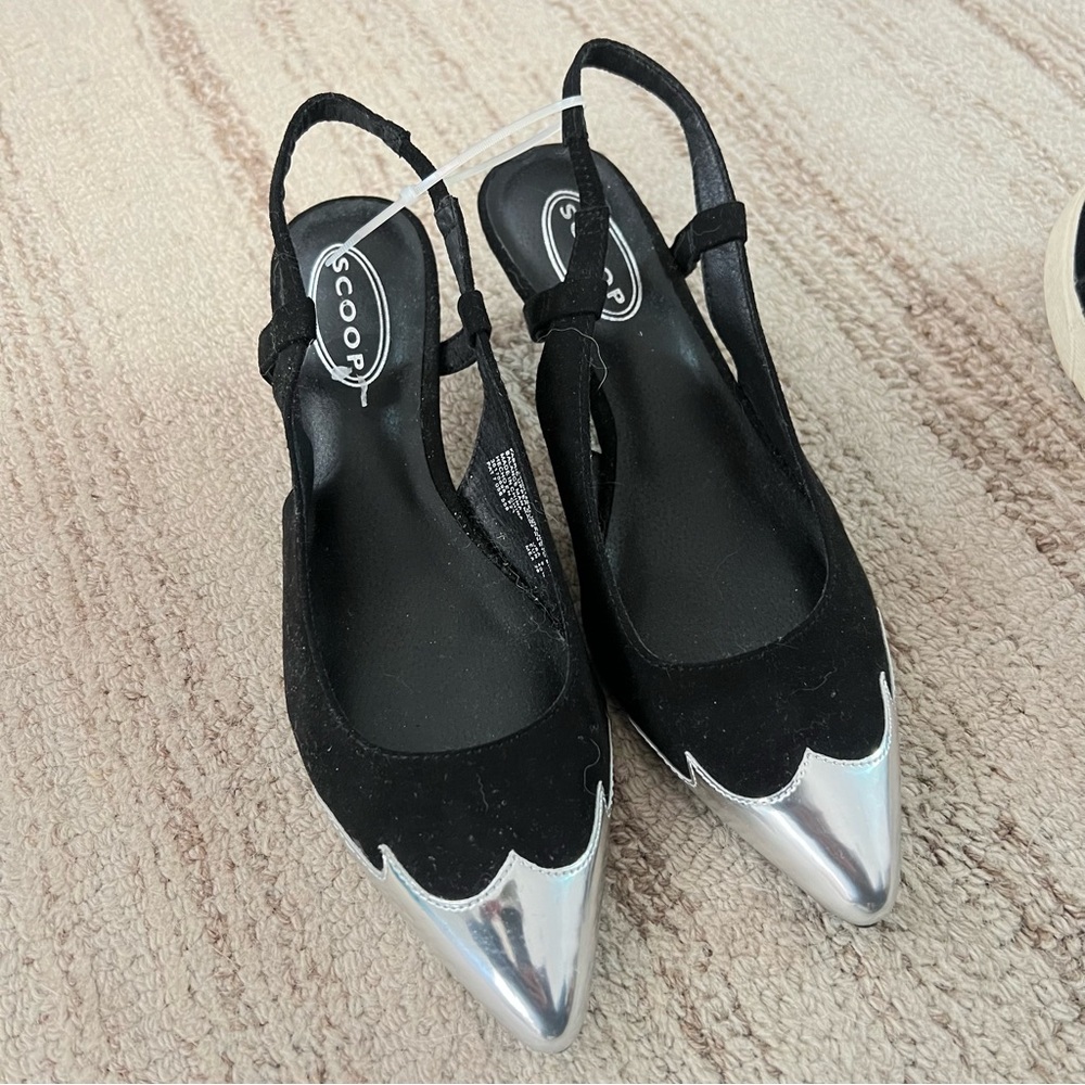 Scoop silver tip kitten heel